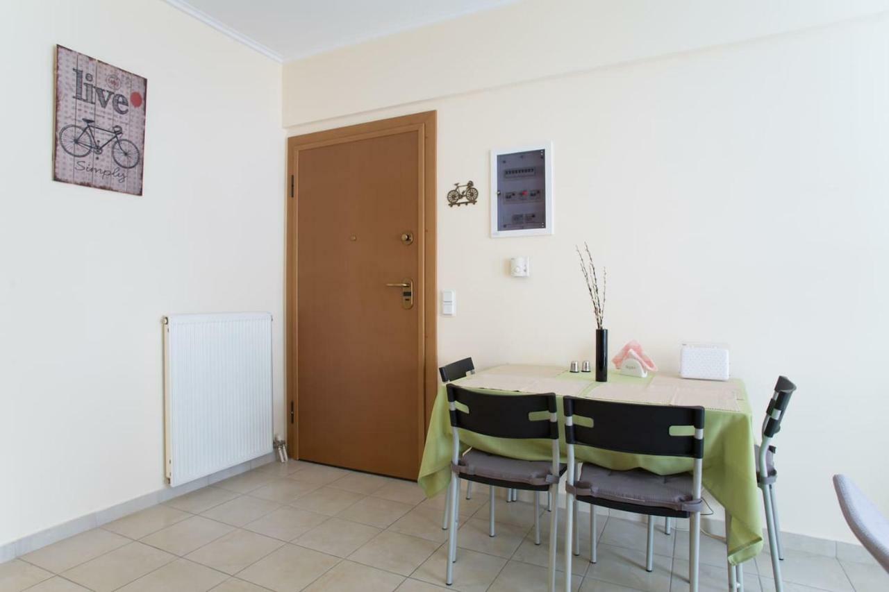 Melina'S Apartment By The Tube เอเธนส์ ภายนอก รูปภาพ