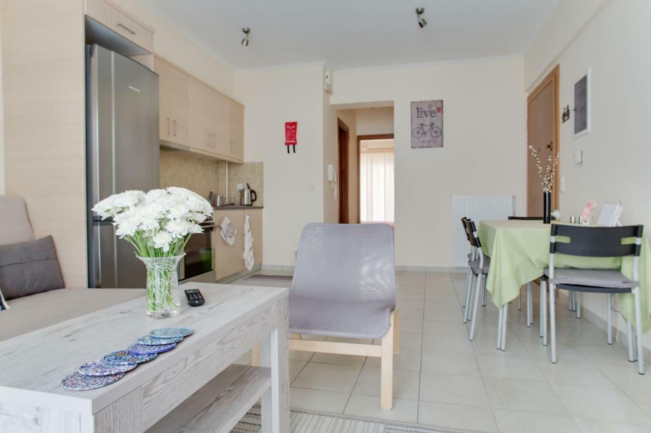 Melina'S Apartment By The Tube เอเธนส์ ภายนอก รูปภาพ