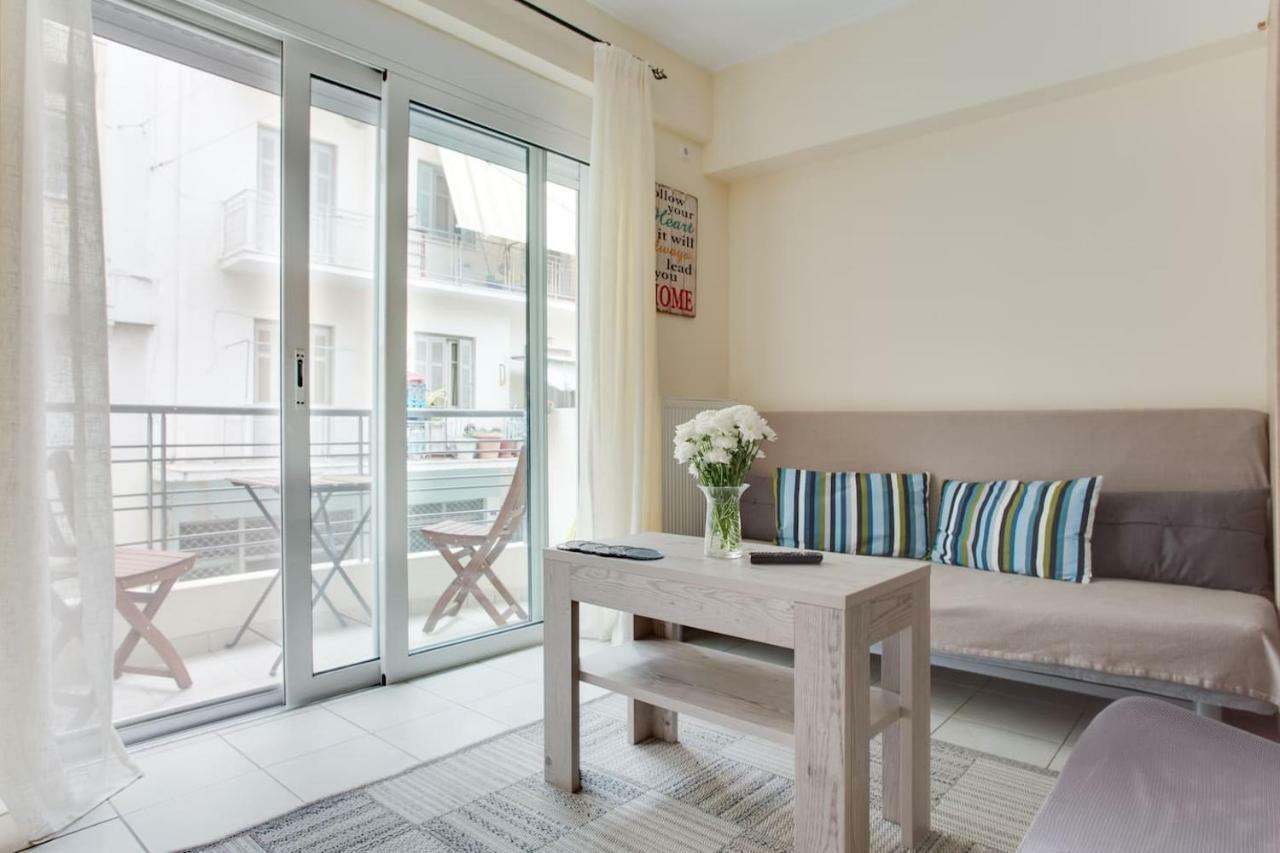 Melina'S Apartment By The Tube เอเธนส์ ภายนอก รูปภาพ