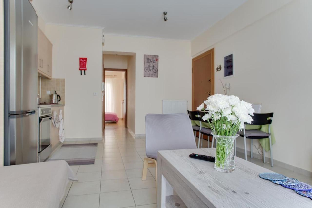 Melina'S Apartment By The Tube เอเธนส์ ภายนอก รูปภาพ
